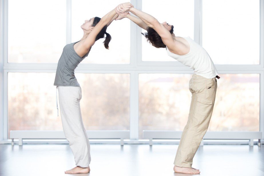 Posturas De Yoga En Pareja